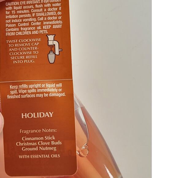 Bath & Body Works Wallflowers Refills Holiday, Frosted Cranberry, Black Cherry - Picture 9 of 10